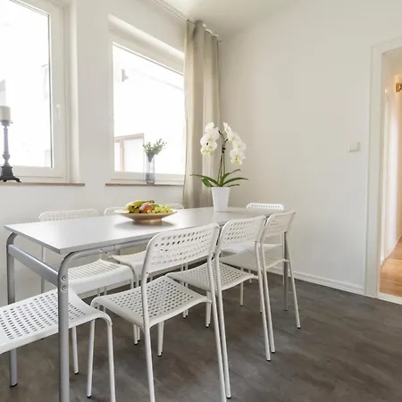 Zentrale Bis 10 Personen Appartamento *