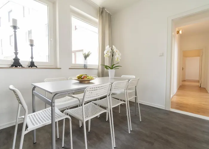 Zentrale Bis 10 Personen アパート *